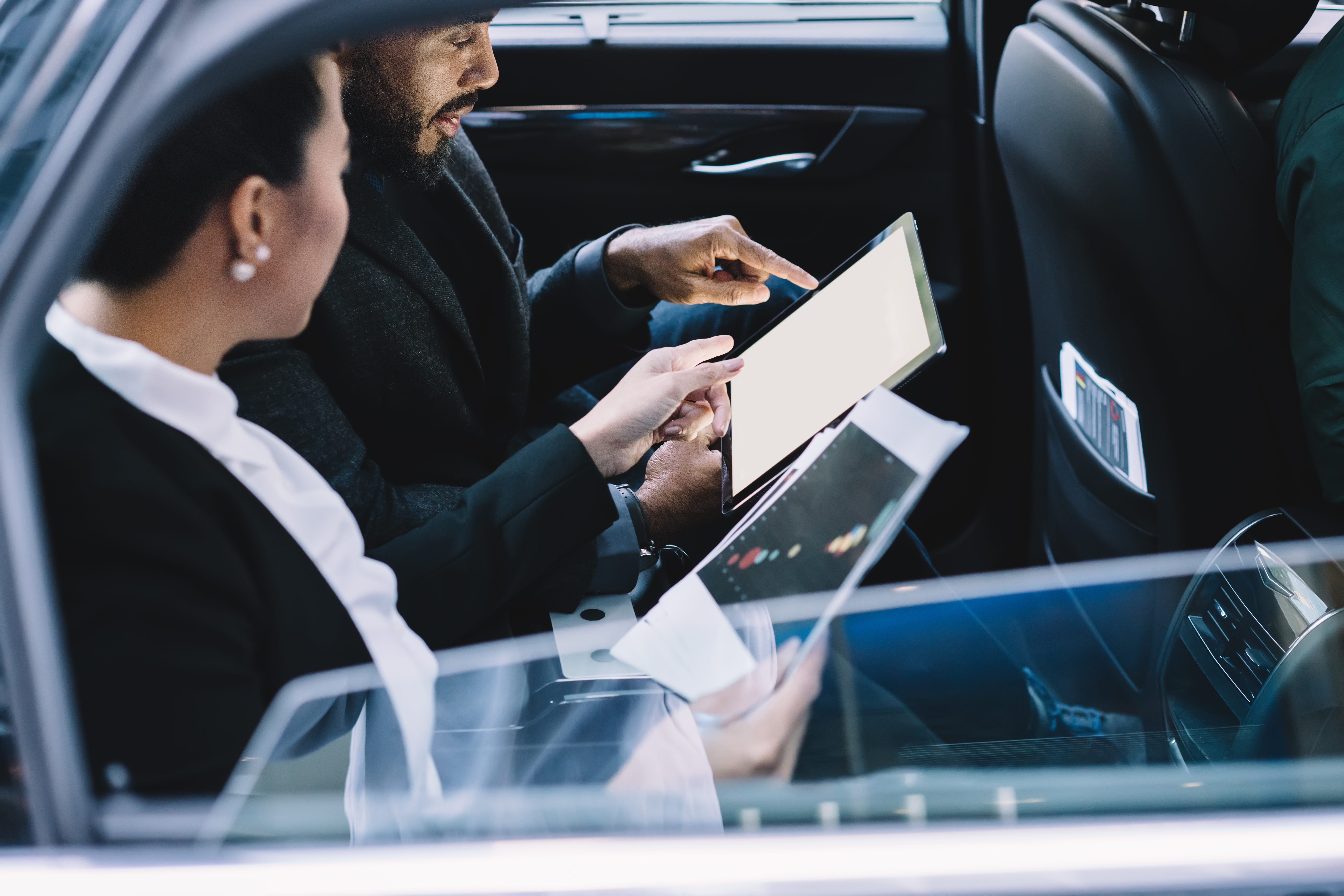 how-get-cheltenham-london-travel-guide-options